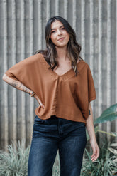 Blusa Zhara con mangas cuello en V- Lino Moca