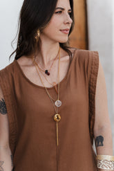 Vestido Sofía en Lino sin mangas con bolsillos y aberturas - Color Moca