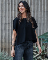 Blusa Amalia con mangas cuello redondo - Color Negro