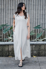 Vestido Sofía en Lino sin mangas con bolsillos y aberturas - Color Semilla