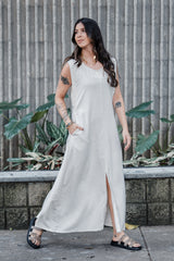 Vestido Sofía en Lino sin mangas con bolsillos y aberturas - Color Semilla