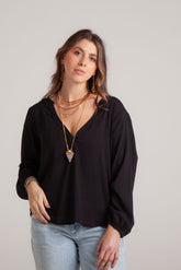Blusa Ama manga larga cuello en V - Negra