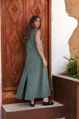 Vestido Sofía sin mangas con bolsillos y aberturas - Verde Oliva