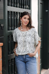 Blusa Amalia con mangas cuello redondo - Dali print