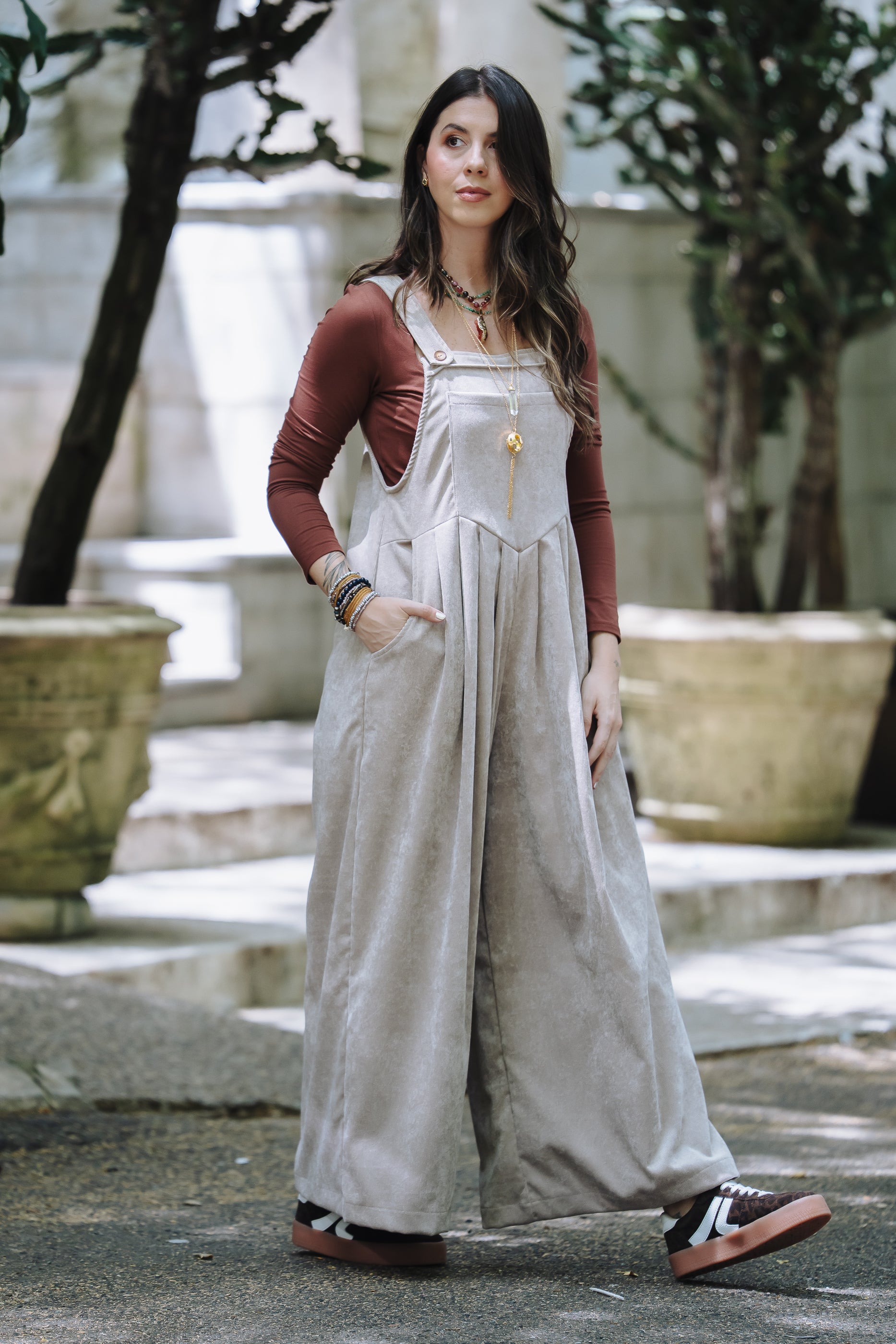 Overall Étnica corduroy sin mangas - Almendra