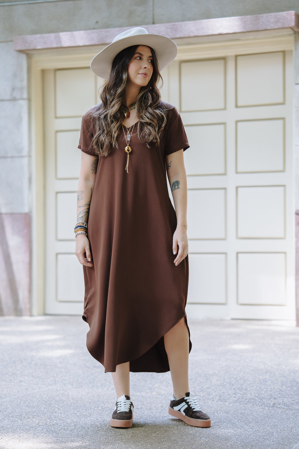Vestido Alma multipropósito cuello en V o redondo - Café Oscuro