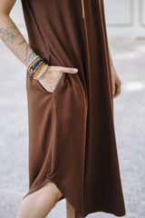 Vestido Alma multipropósito cuello en V o redondo - Café Oscuro