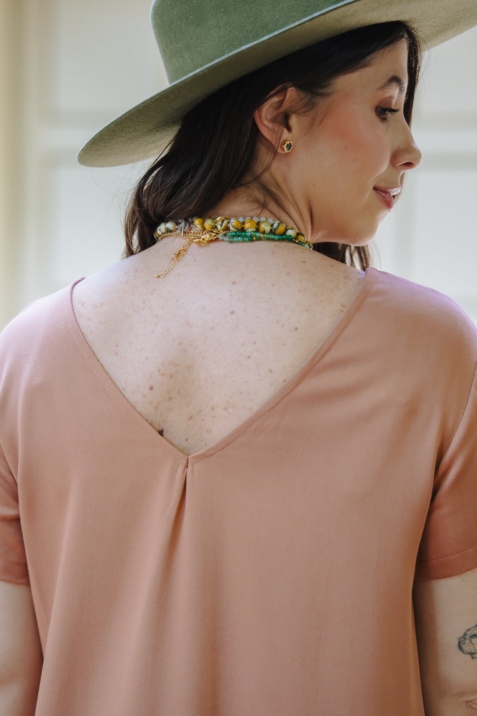 Vestido Alma multipropósito cuello en V o redondo - Avellana