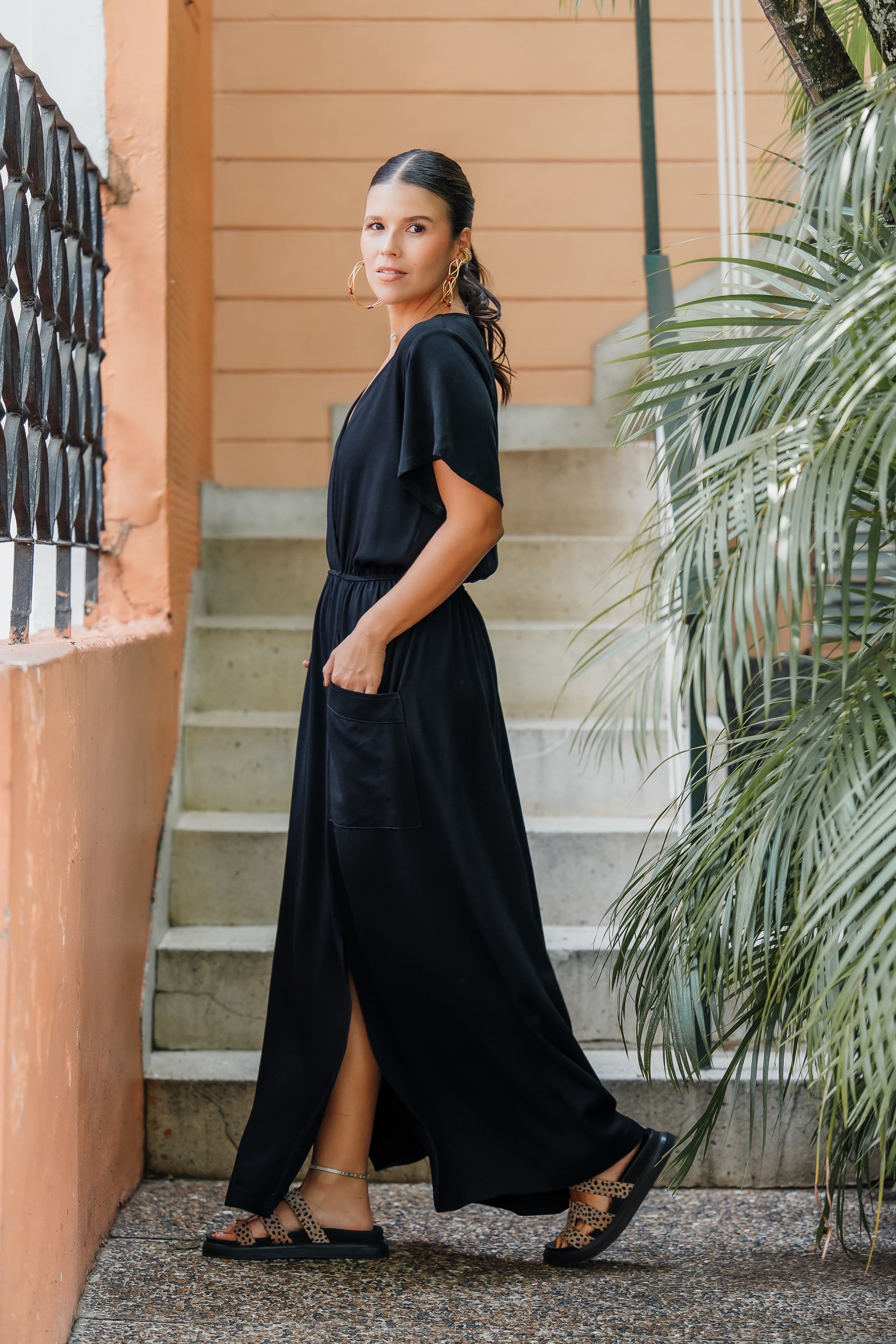 Vestido Étnica Largo con mangas y aberturas frontales - Negro Imagen secundaria del producto