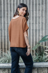Blusa Zhara con mangas cuello en V- Lino Moca