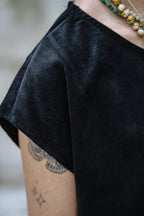 Blusa Cuello Bandeja - Corduroy Negra