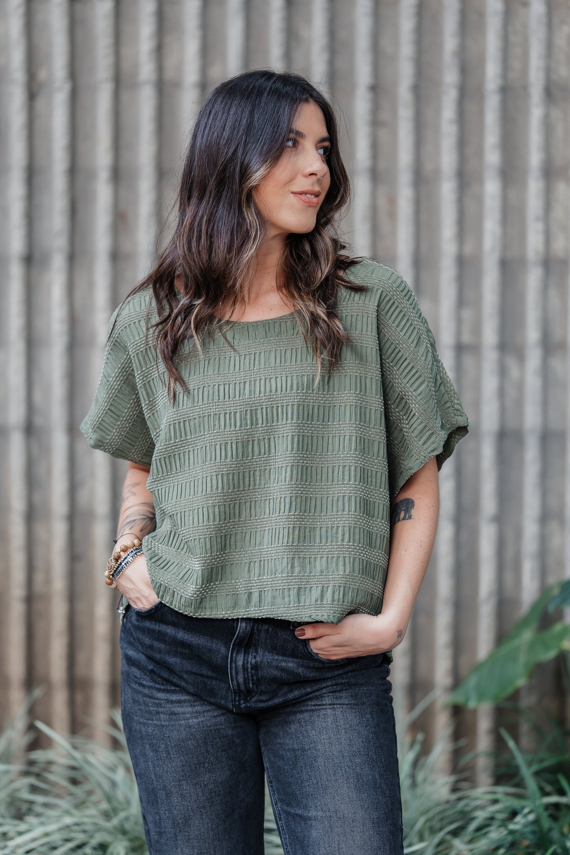 Blusa Amalia con mangas cuello redondo - Verde Brisado Imagen secundaria del producto