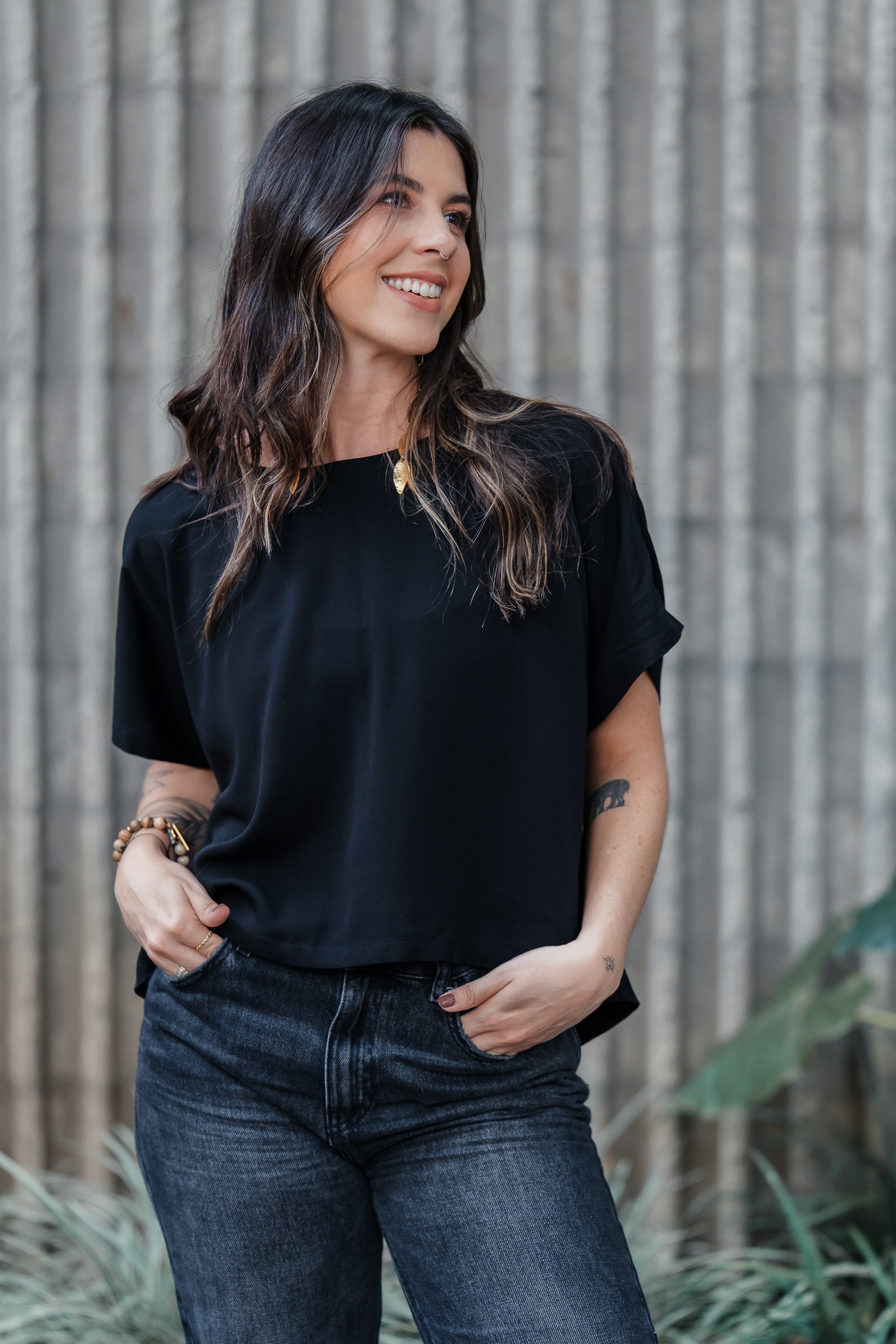 Blusa Amalia con mangas cuello redondo - Color Negro