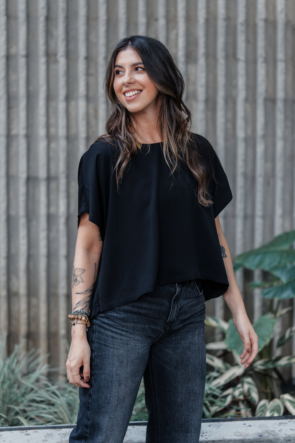 Blusa Amalia con mangas cuello redondo - Color Negro