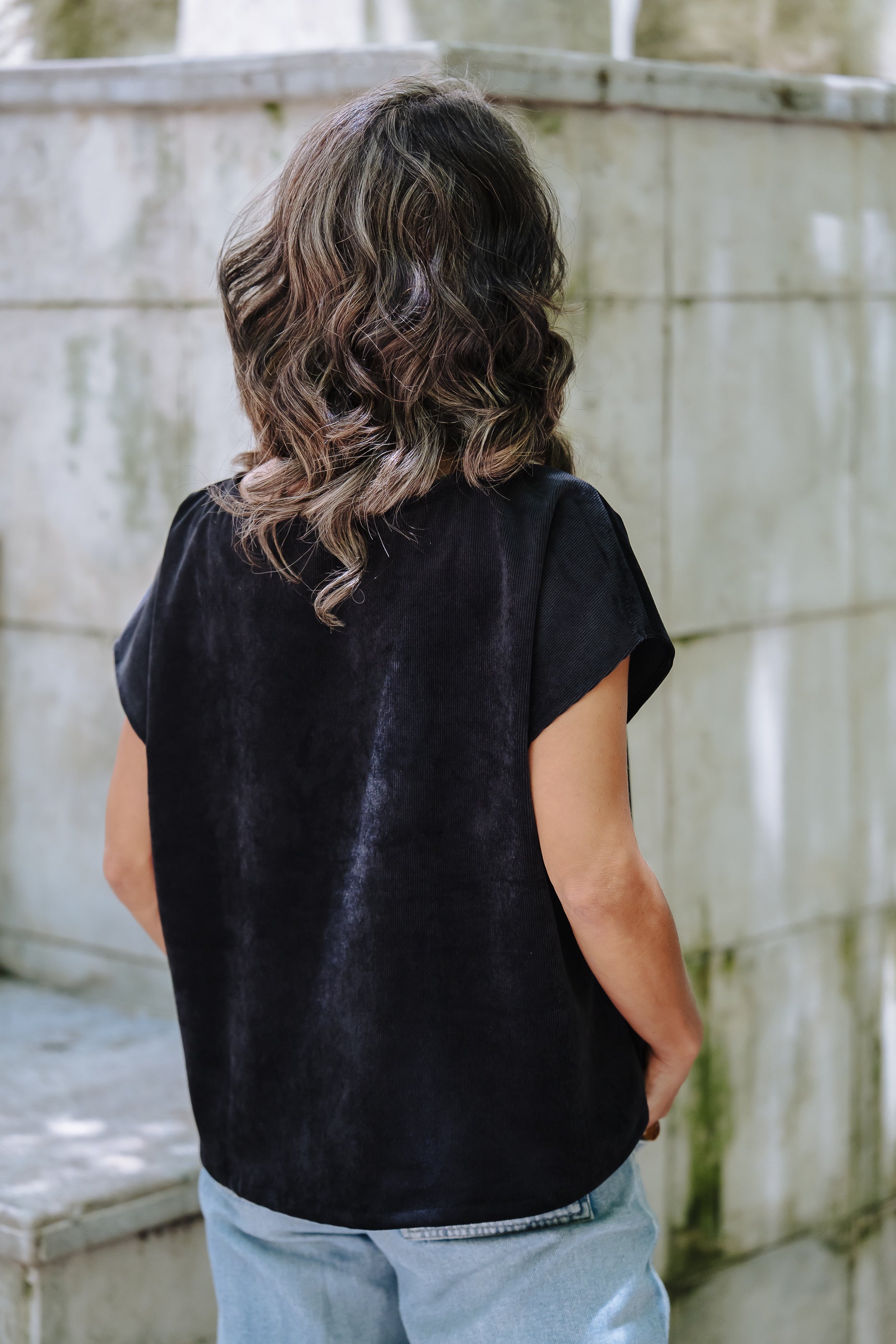 Blusa Cuello Bandeja - Corduroy Negra