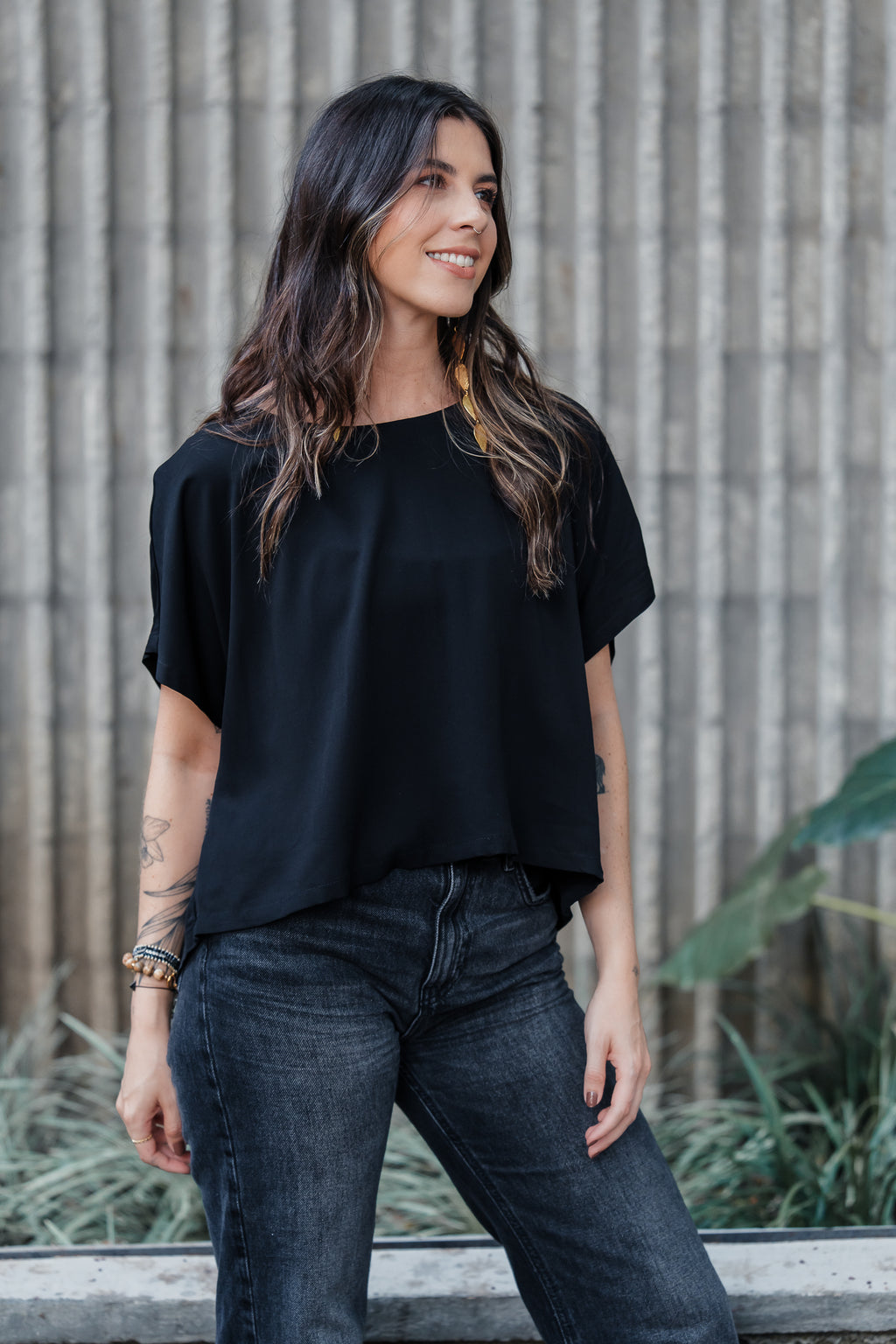 Blusa Amalia con mangas cuello redondo - Color Negro