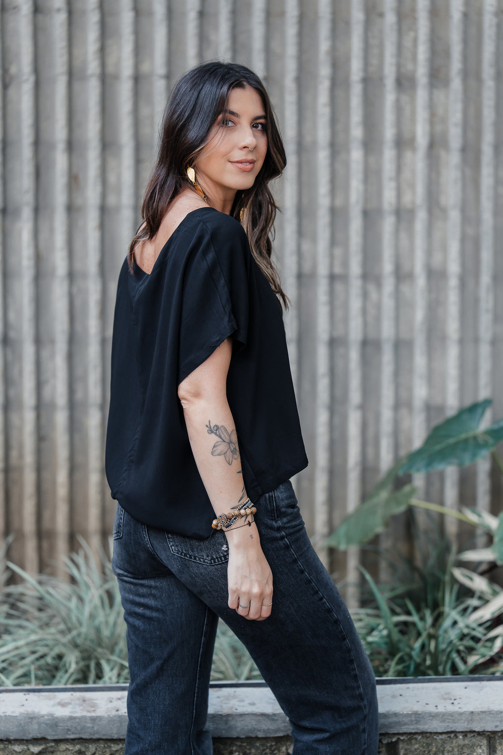 Blusa Amalia con mangas cuello redondo - Color Negro