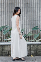 Vestido Sofía en Lino sin mangas con bolsillos y aberturas - Color Semilla