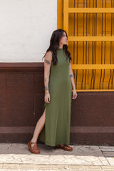 Vestido LUPE cuello alto sin mangas con aberturas - Verde Militar
