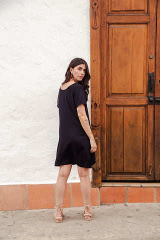 Vestido Alma Corto cuello en v o redondo - Mini Dress - Negro