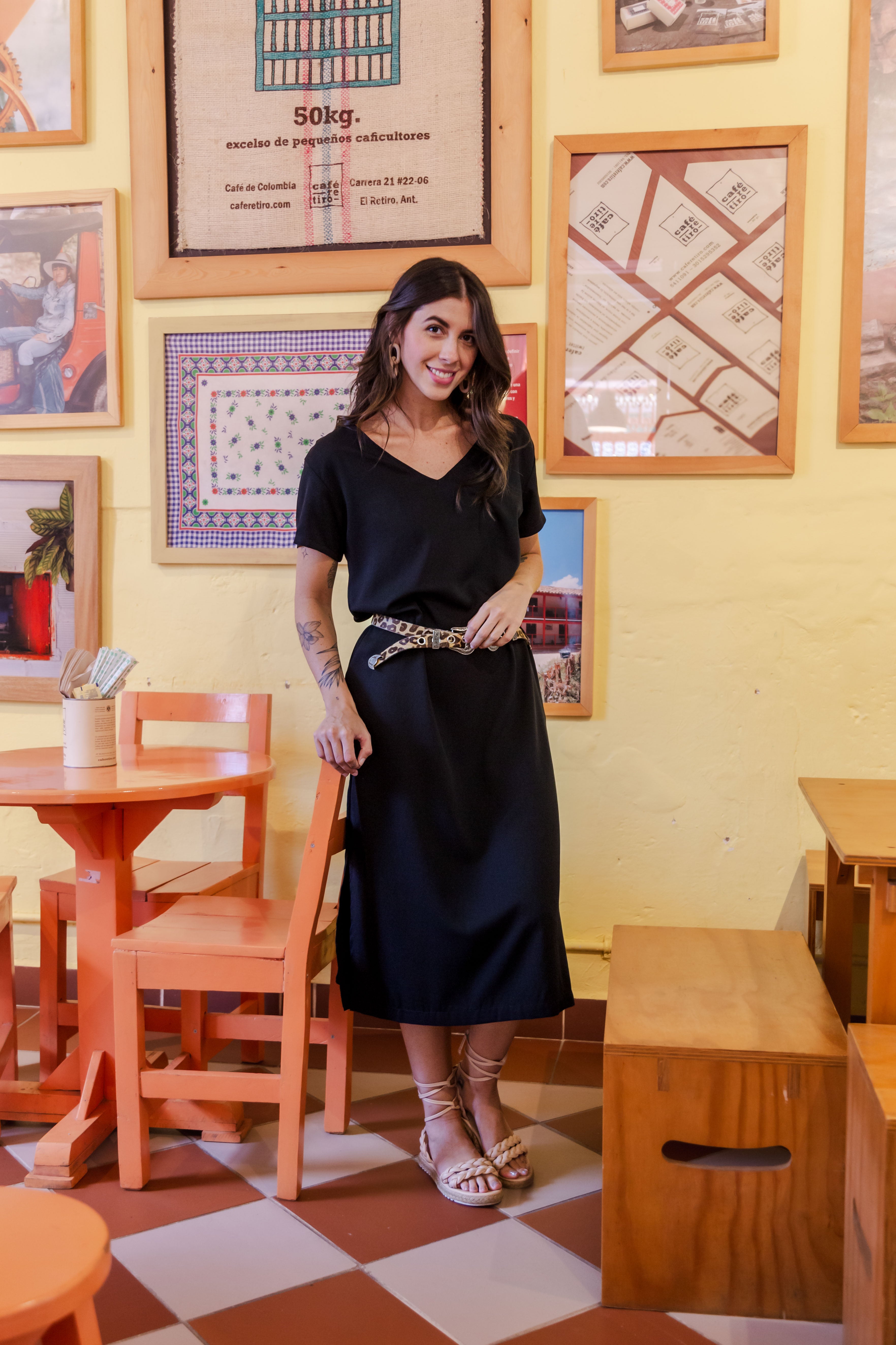Vestido Alma Recto cuello en v o redondo  - Negro