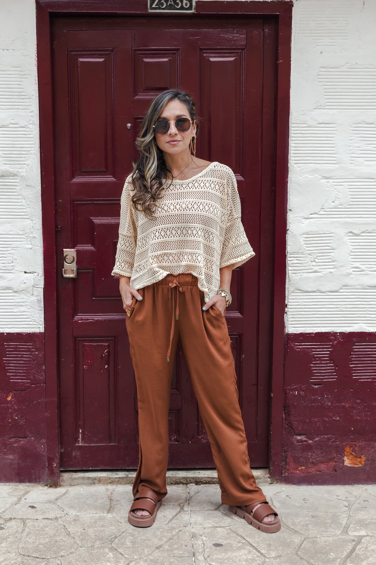 COMBO! Blusa Mariposa Beige + Pantalón Margaret Marrón