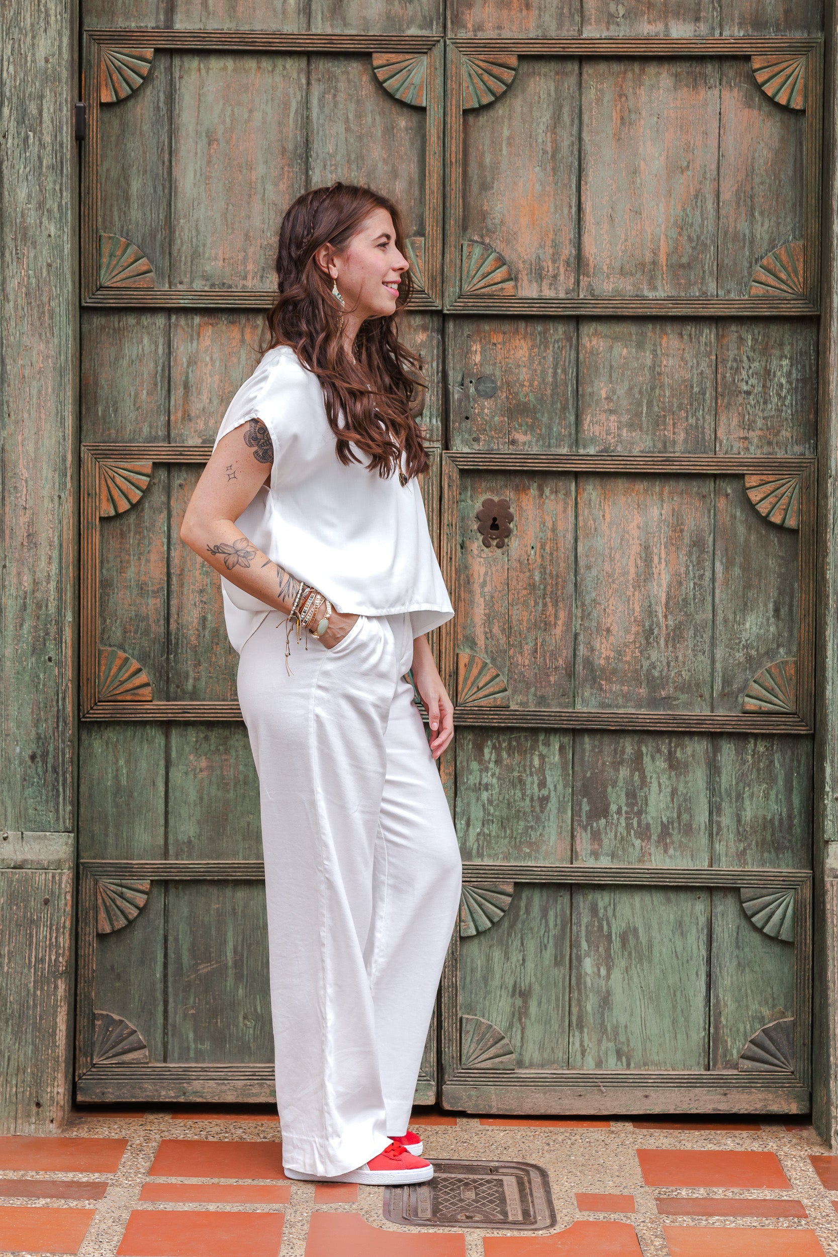 Blusa básica en cuello bandeja - Blanca