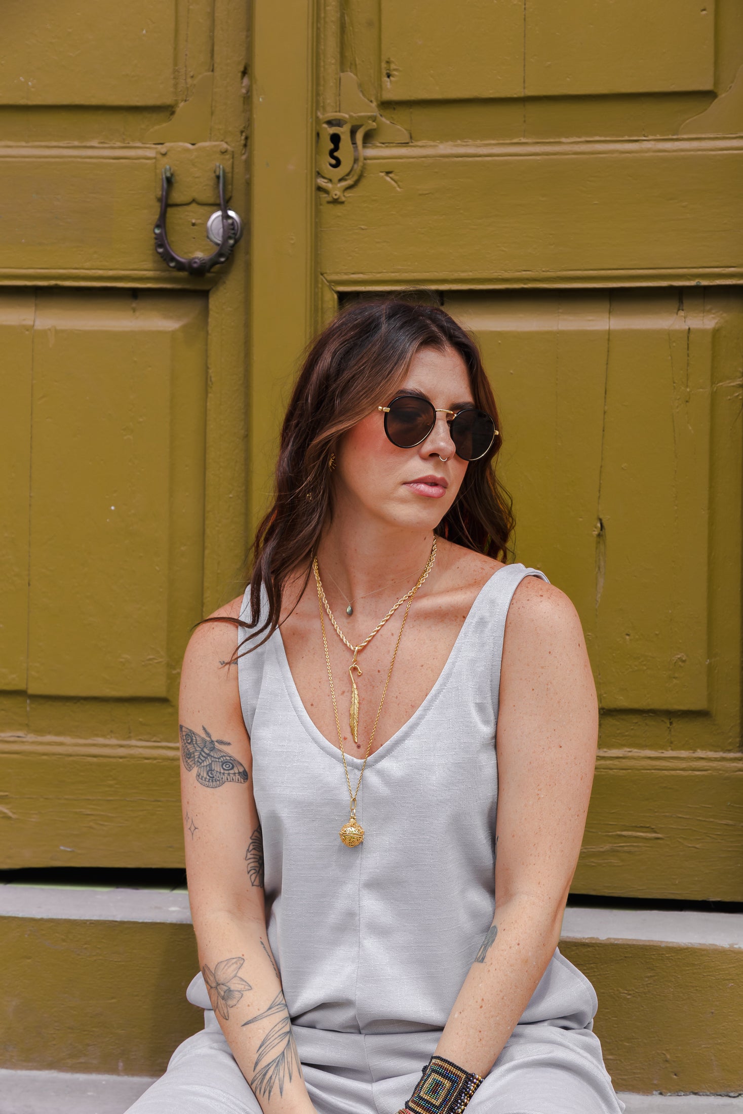 Enterizo Mariann sin mangas cuello en v - Gris