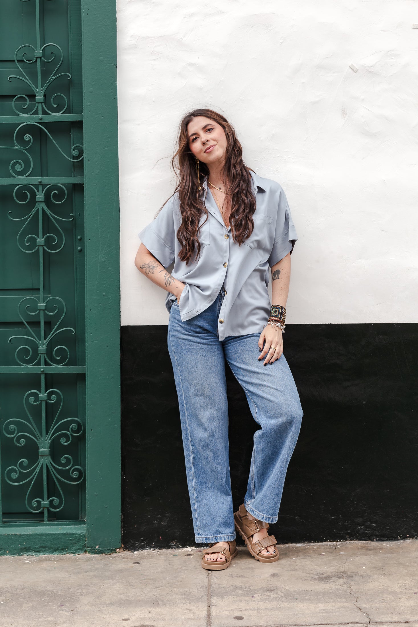 Camisa Classic recta con botones  - Gris claro