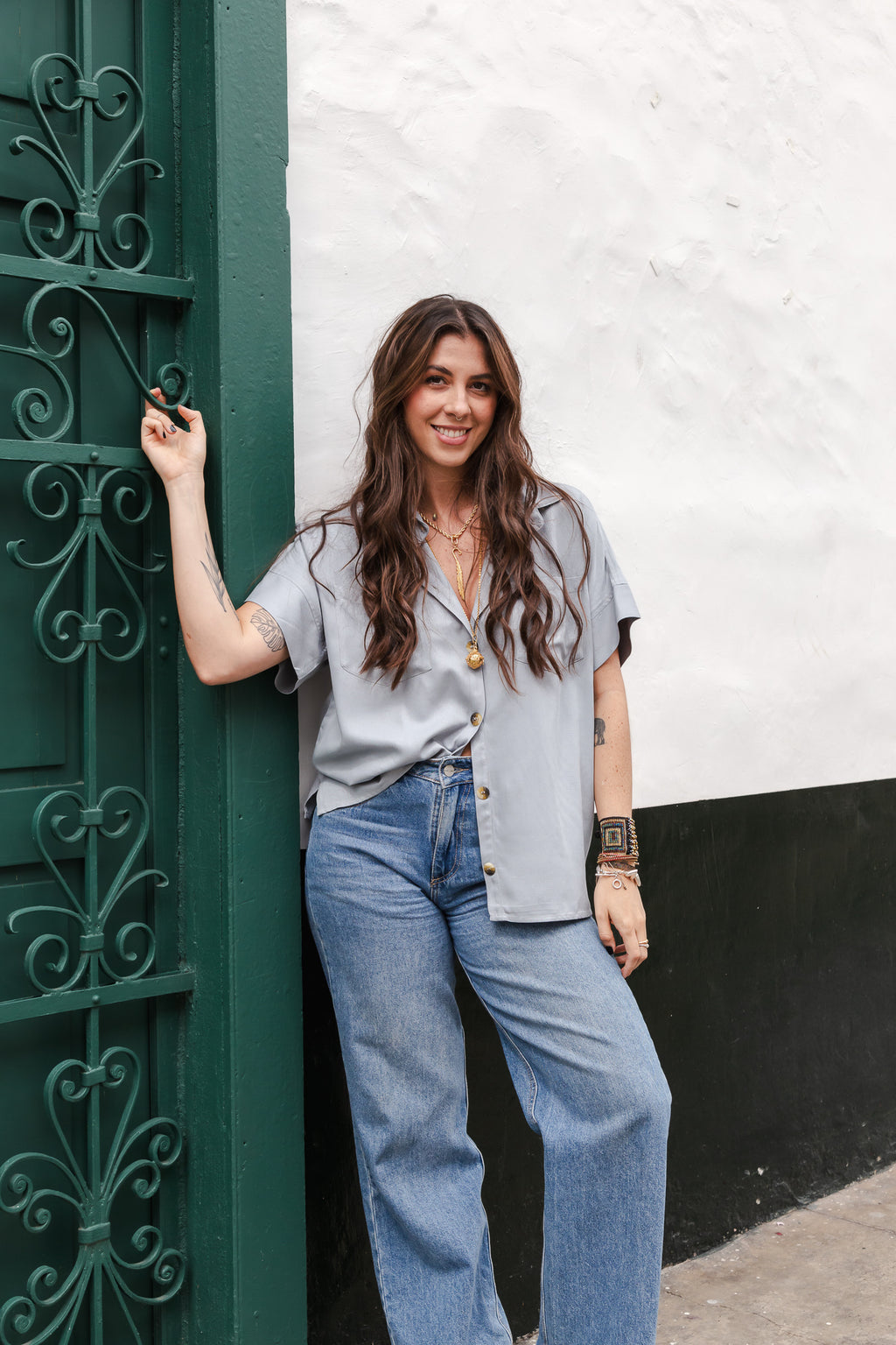 Camisa classic recta con botones - Gris