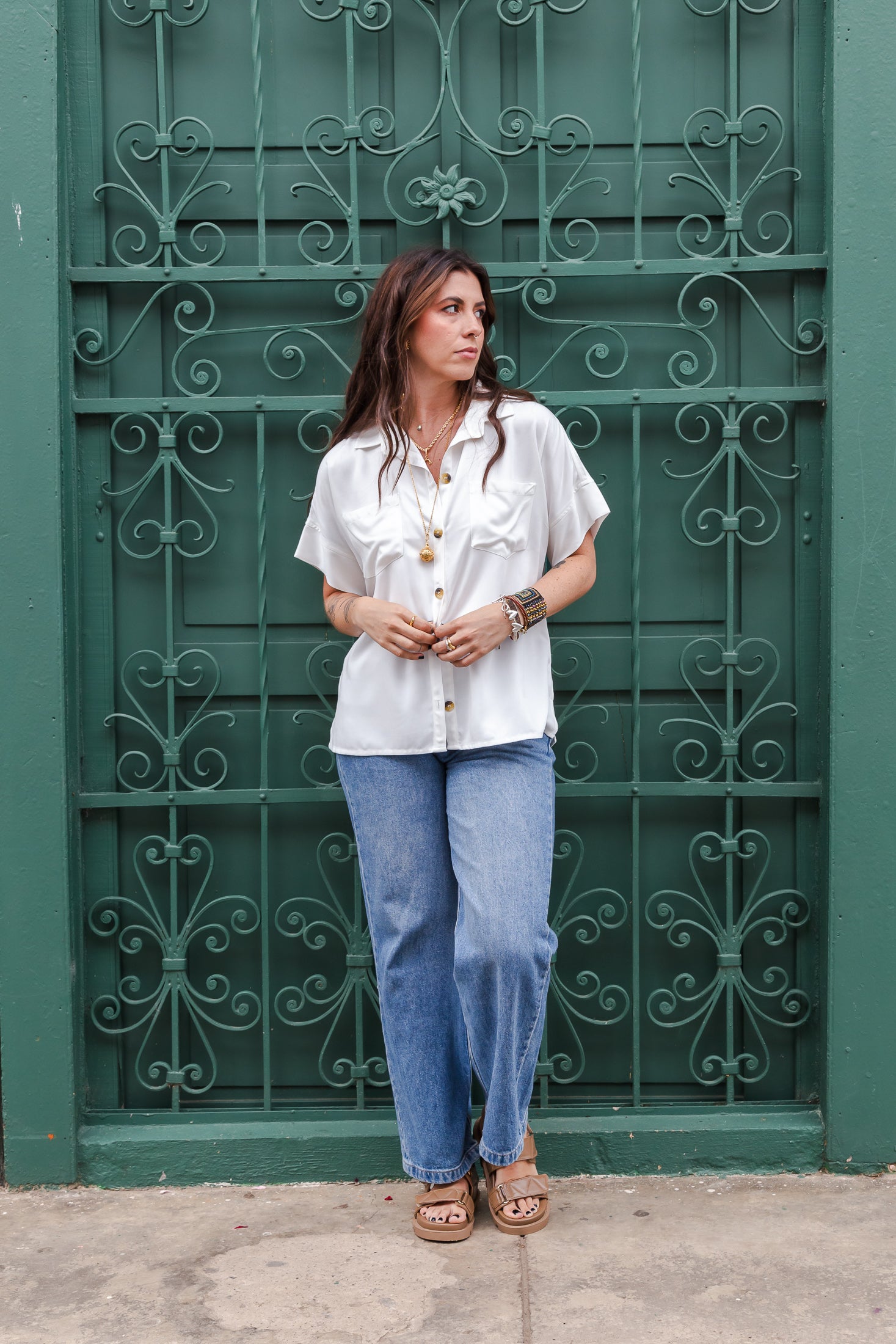 Camisa Classic recta con botones  - Blanca