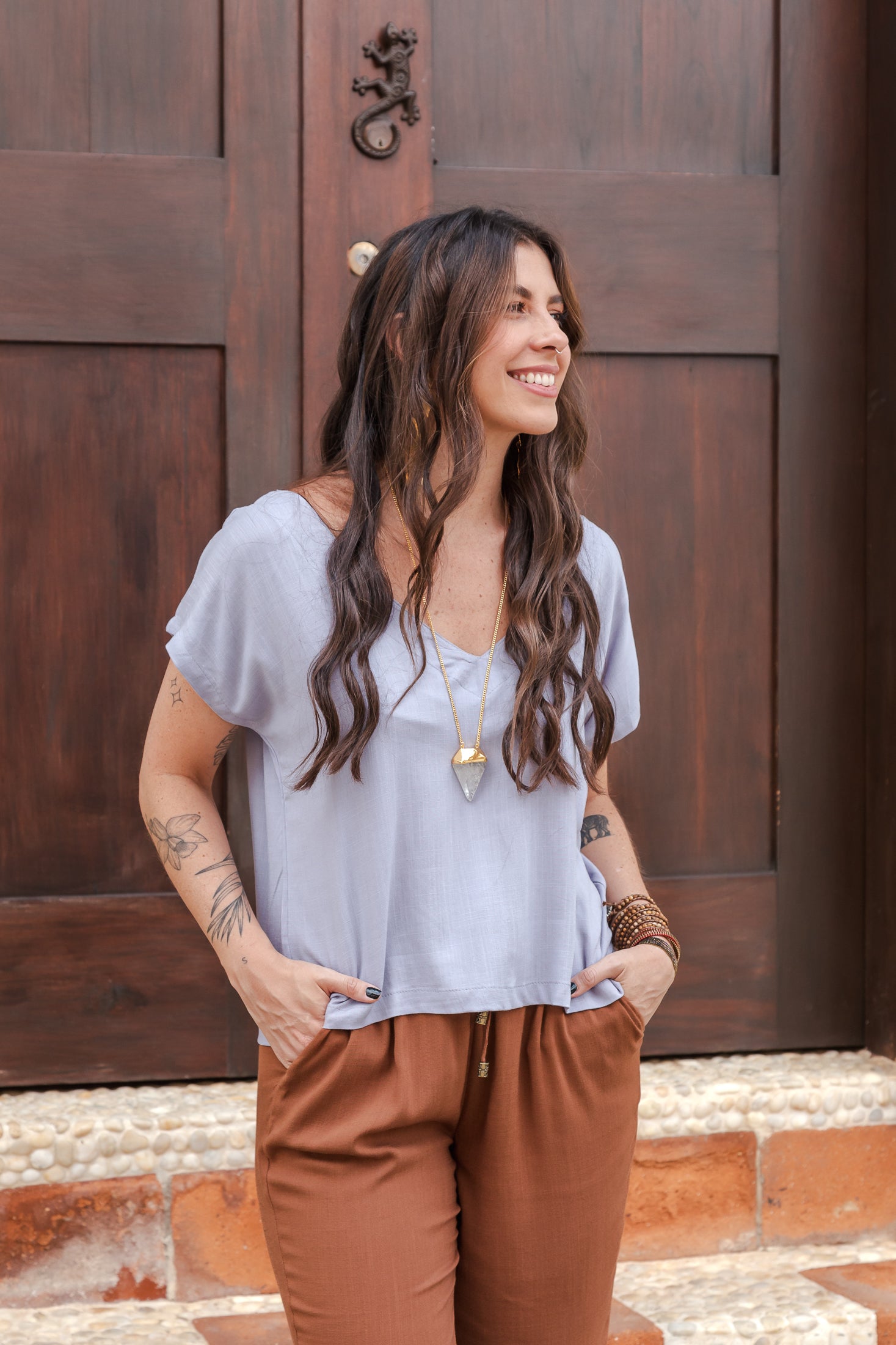 Blusa Nicanora cuello en V  - Gris