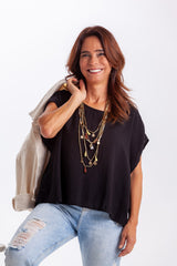 Blusa básica en cuello bandeja - Negra