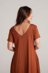 Vestido Alma multi cuello en v o redondo con bolsillos - Café Valery