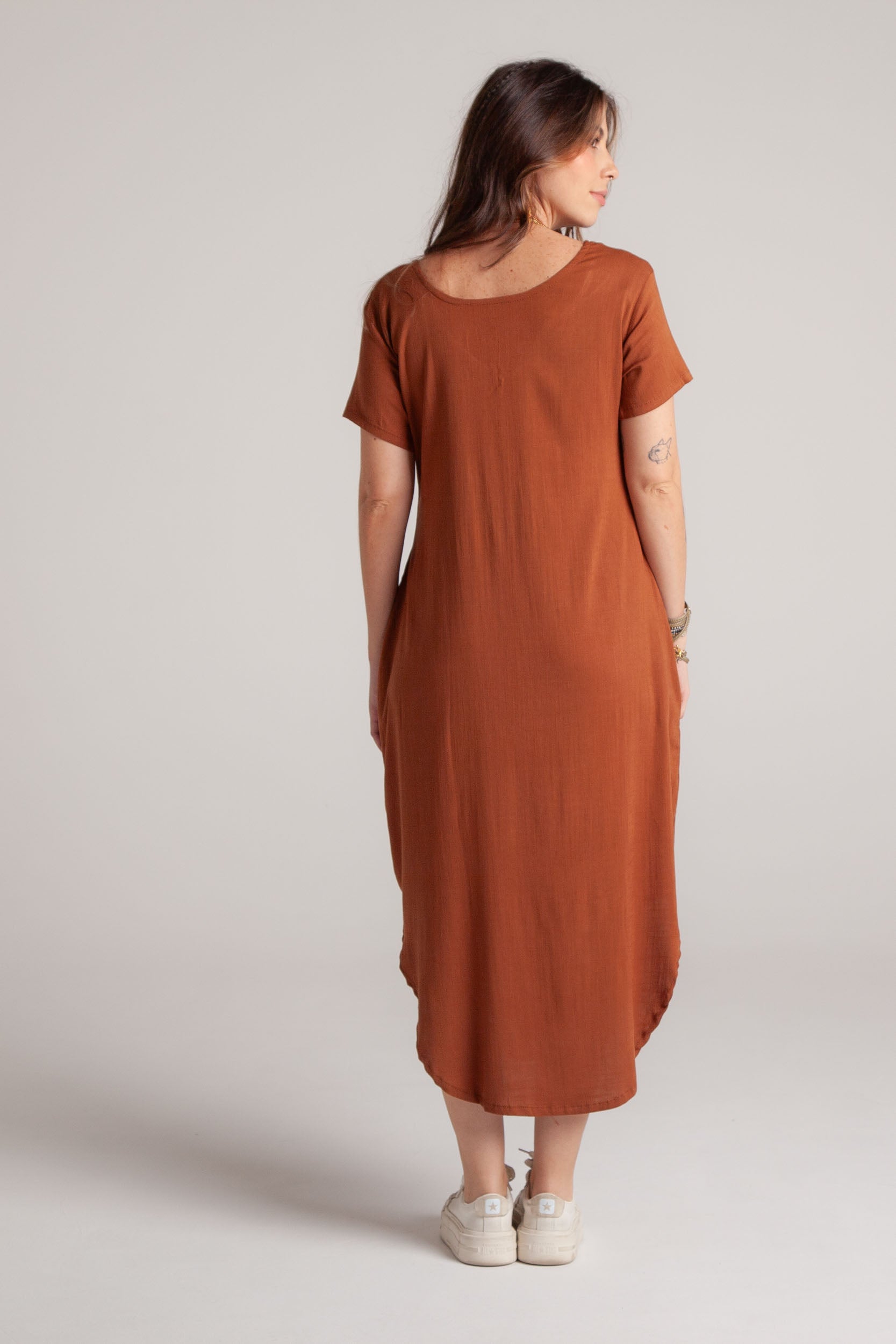 Vestido Alma multi cuello en v o redondo con bolsillos - Café Valery