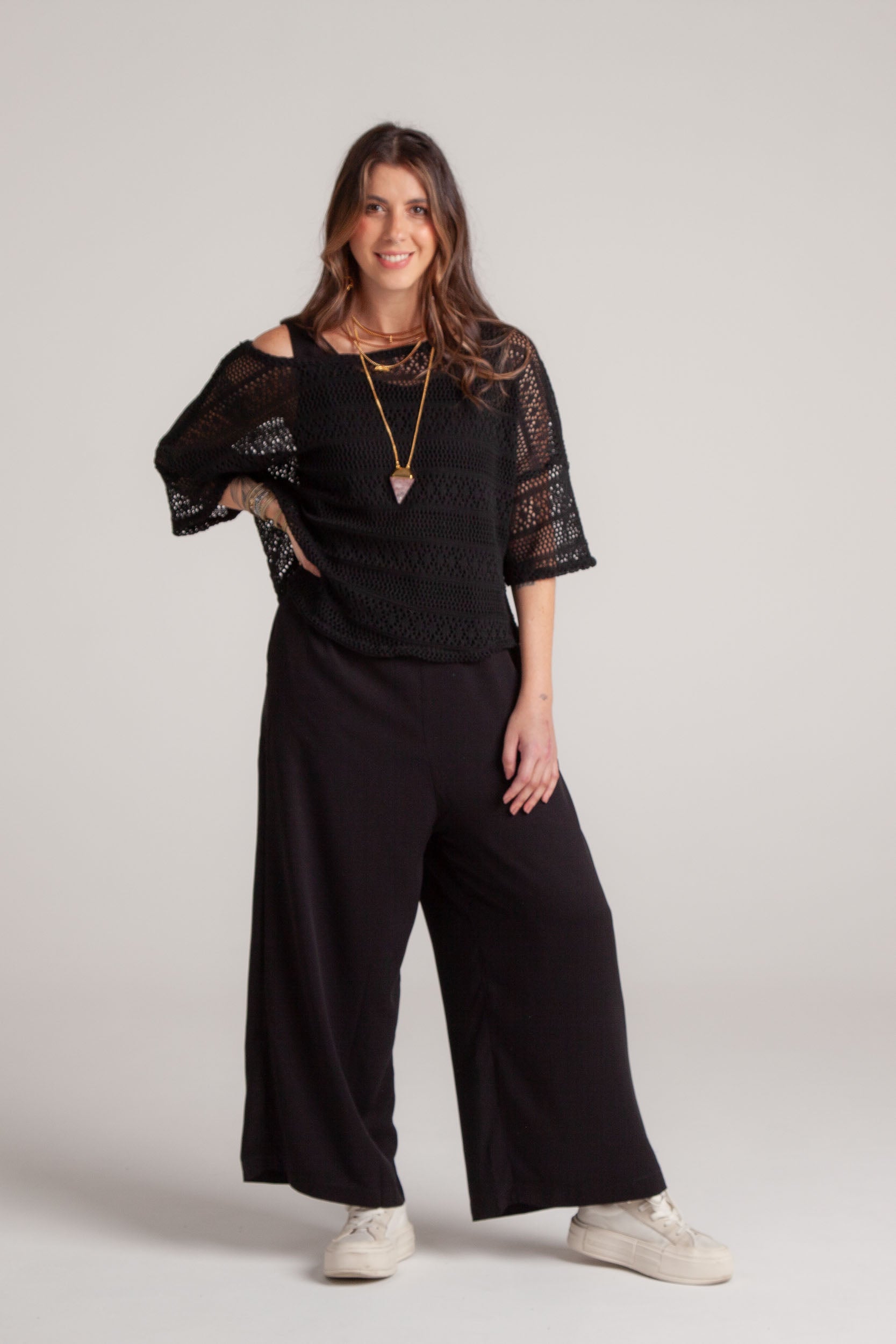 Blusa Mariposa tela de malla manga 3/4 - Negra