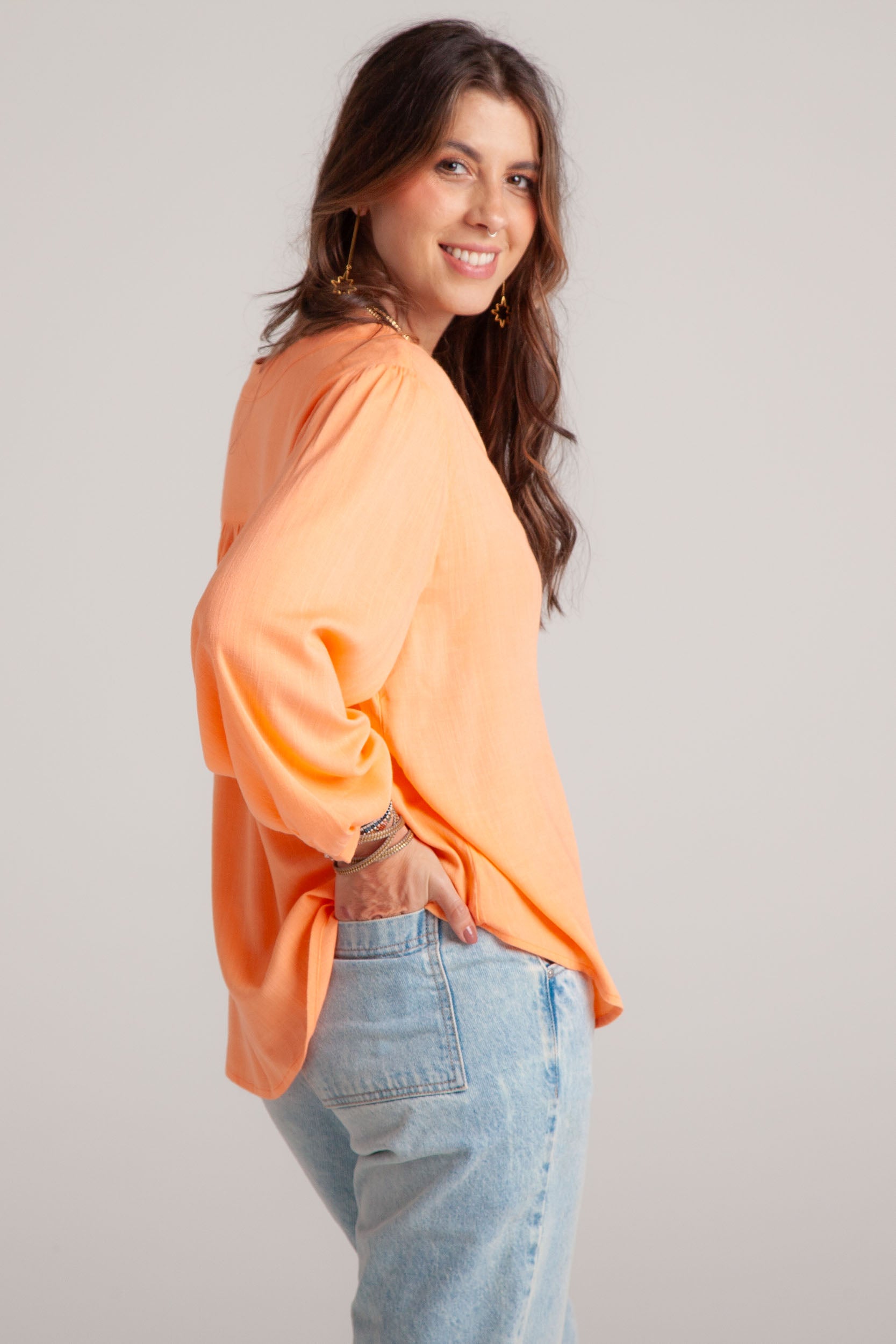 Blusa Ama manga larga cuello en V - Mandarina