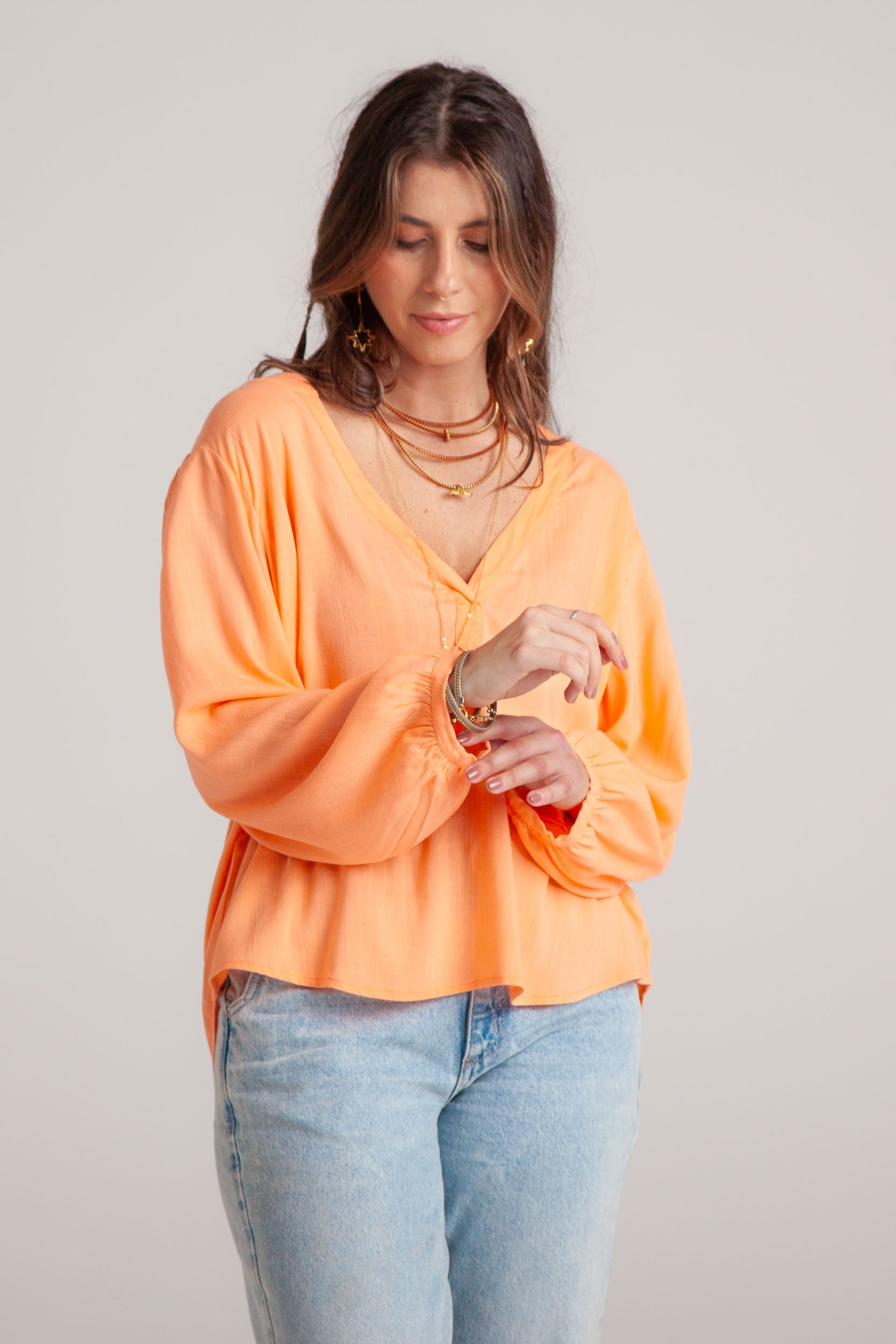 Blusa Ama manga larga cuello en V - Mandarina