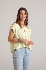 Blusa básica en cuello bandeja - Amarilla