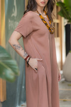 Vestido Alma multipropósito cuello en V o redondo - Avellana