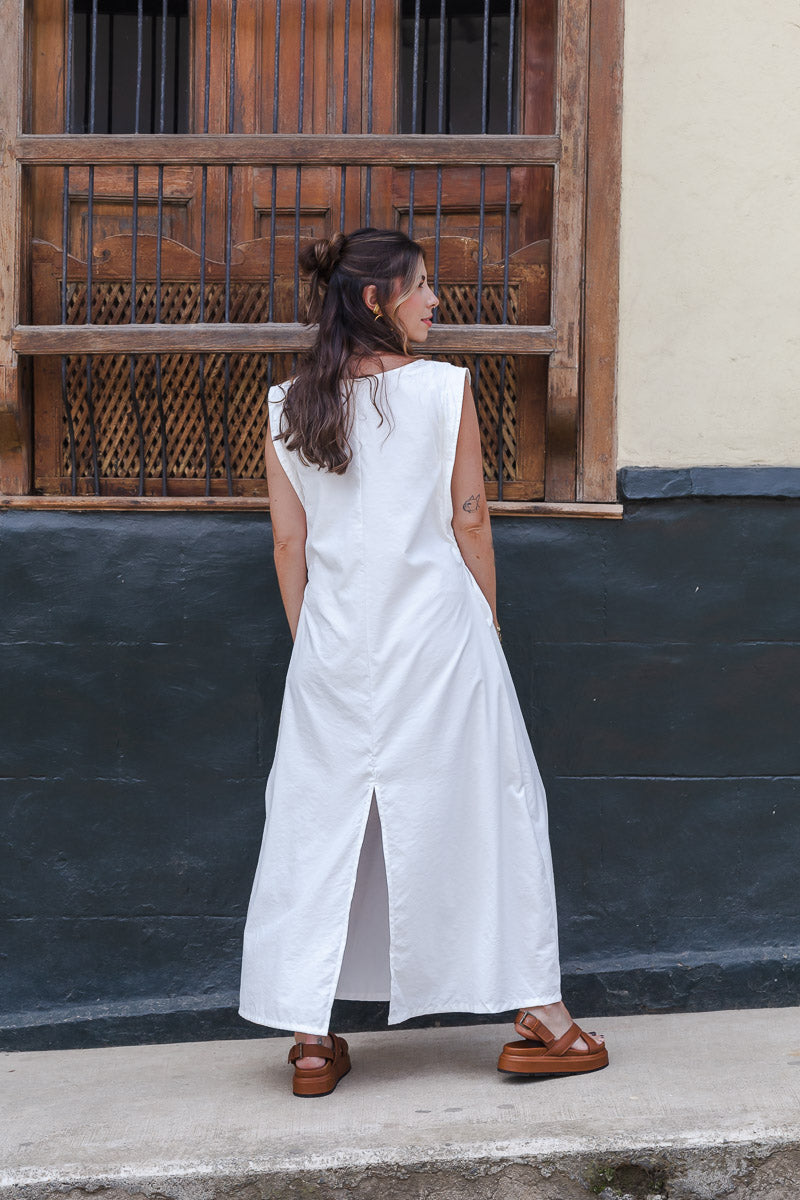 Vestido Sofía sin mangas con bolsillos y aberturas - Blanco Perla
