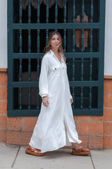Vestido paloma manga larga con botones y cinturón  - Blanco Hueso