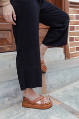 Pantalón Zhara pescador con bolsillos y cintura enresortada - Color Negro