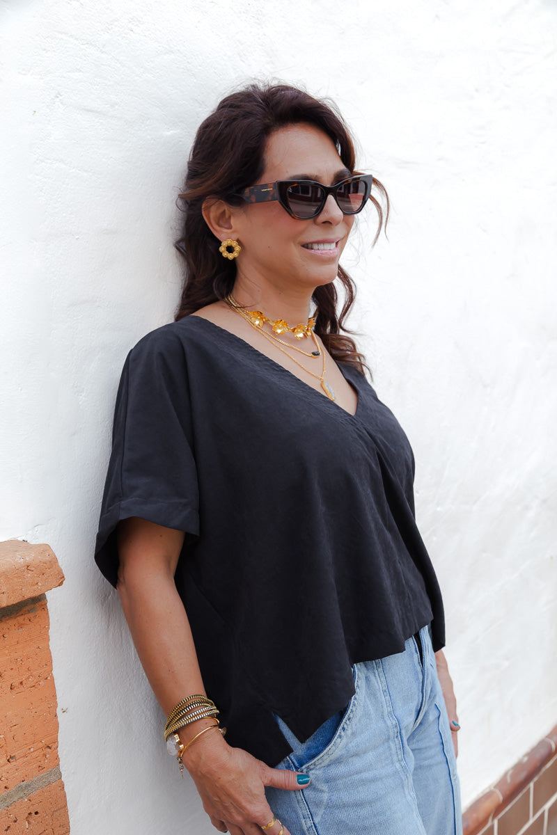 Blusa Zhara con mangas cuello en V- Color negro