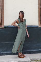 Vestido Sofía sin mangas con bolsillos y aberturas - Verde Oliva