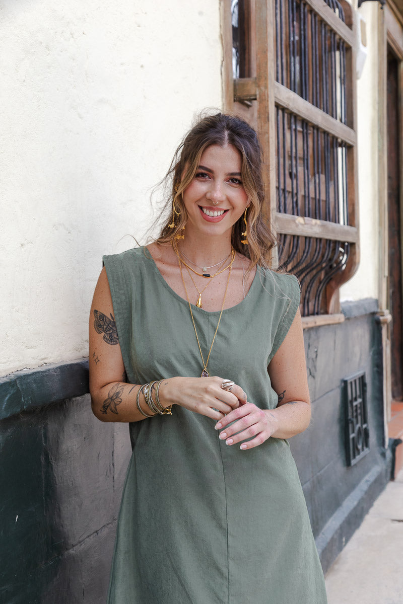 Vestido Sofía sin mangas con bolsillos y aberturas - Verde Oliva