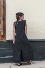 Vestido Sofía sin mangas con bolsillos y aberturas - Color Negro