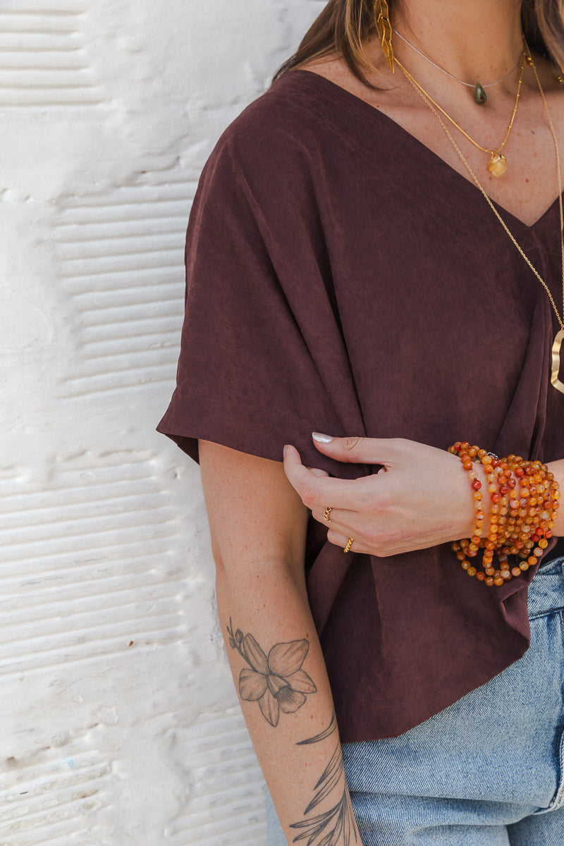 Blusa Zhara con mangas cuello en V-  Malbec