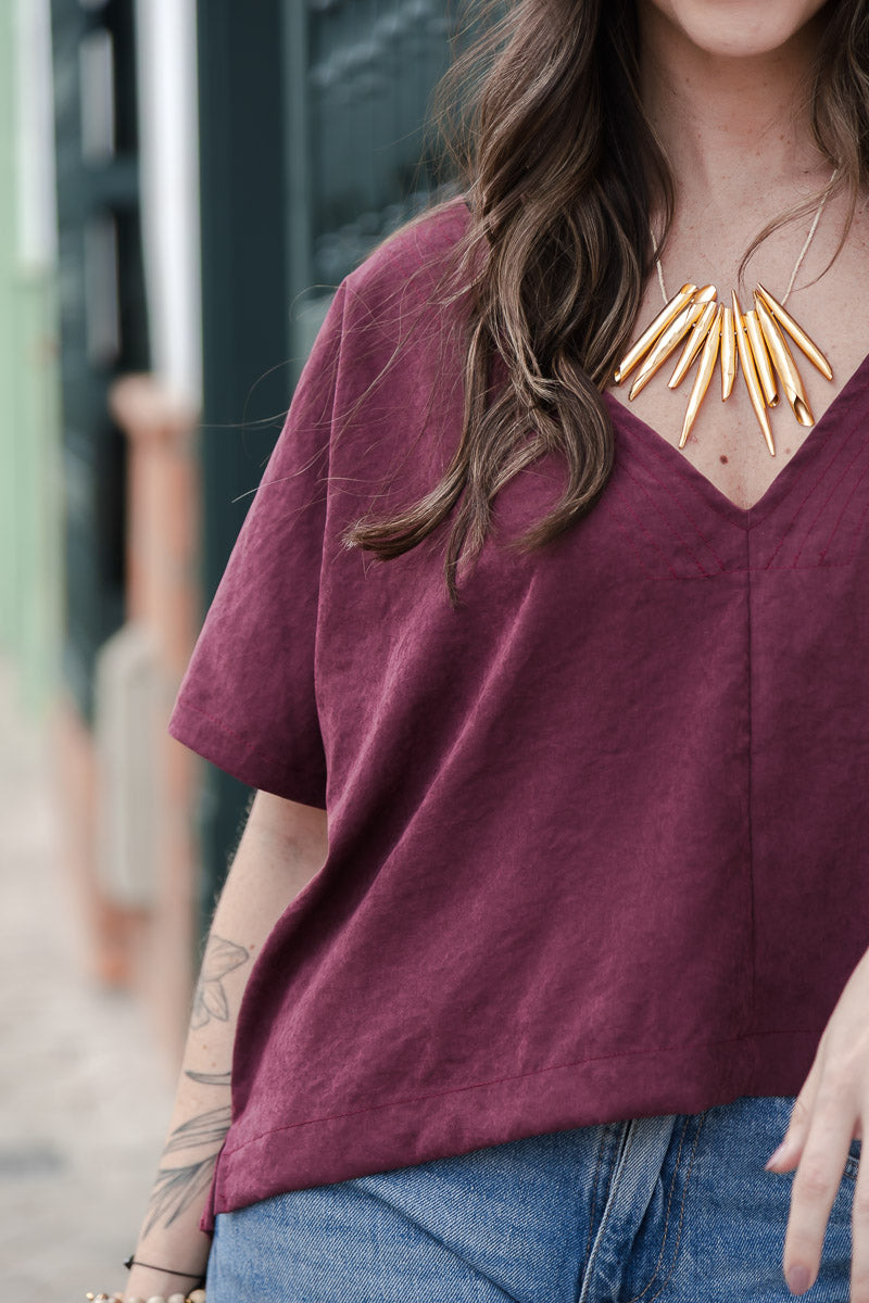 Blusa Zhara con mangas cuello en V- Color borgoña
