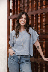 Blusa Amalia con mangas cuello redondo -  Azul Cielo print